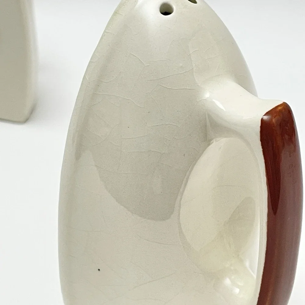 Artmark Farmhouse Roosters Chickens Iron Salt & Pepper Shakers Farmhouse Ceramic